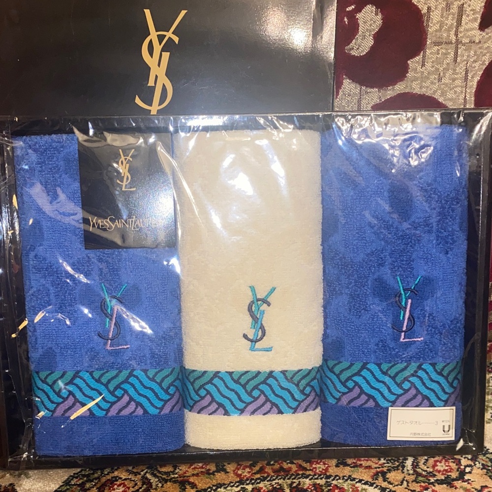 Yves Saint Laurent Blue & Cream Embroidered Towel Set